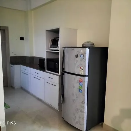 Crystal Abode Compact 2 Bhk Flat For Urban Living Apartment Guwahati Exterior photo