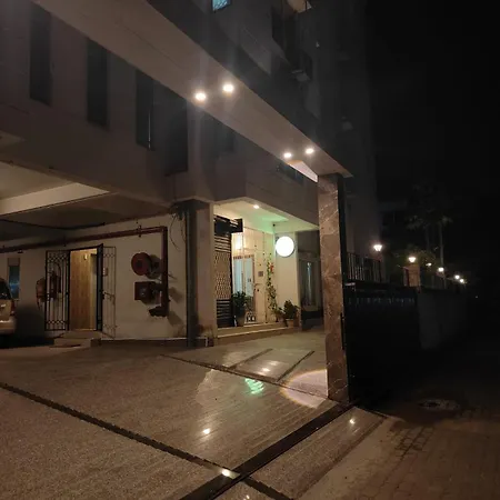 Crystal Abode Compact 2 Bhk Flat For Urban Living Apartment Guwahati Exterior photo